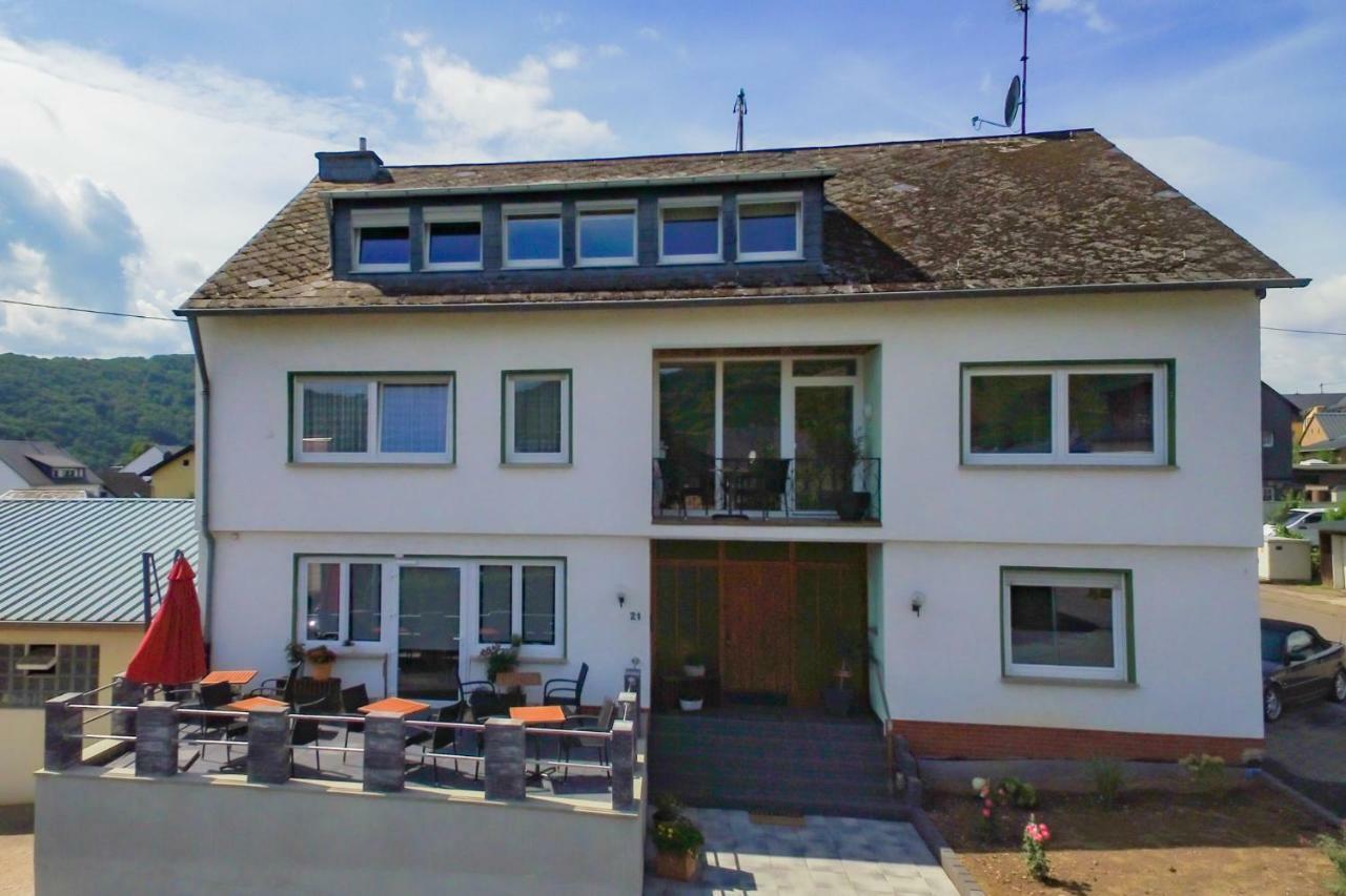 Weingut Gerd Muellers Hotel Krov Exterior photo