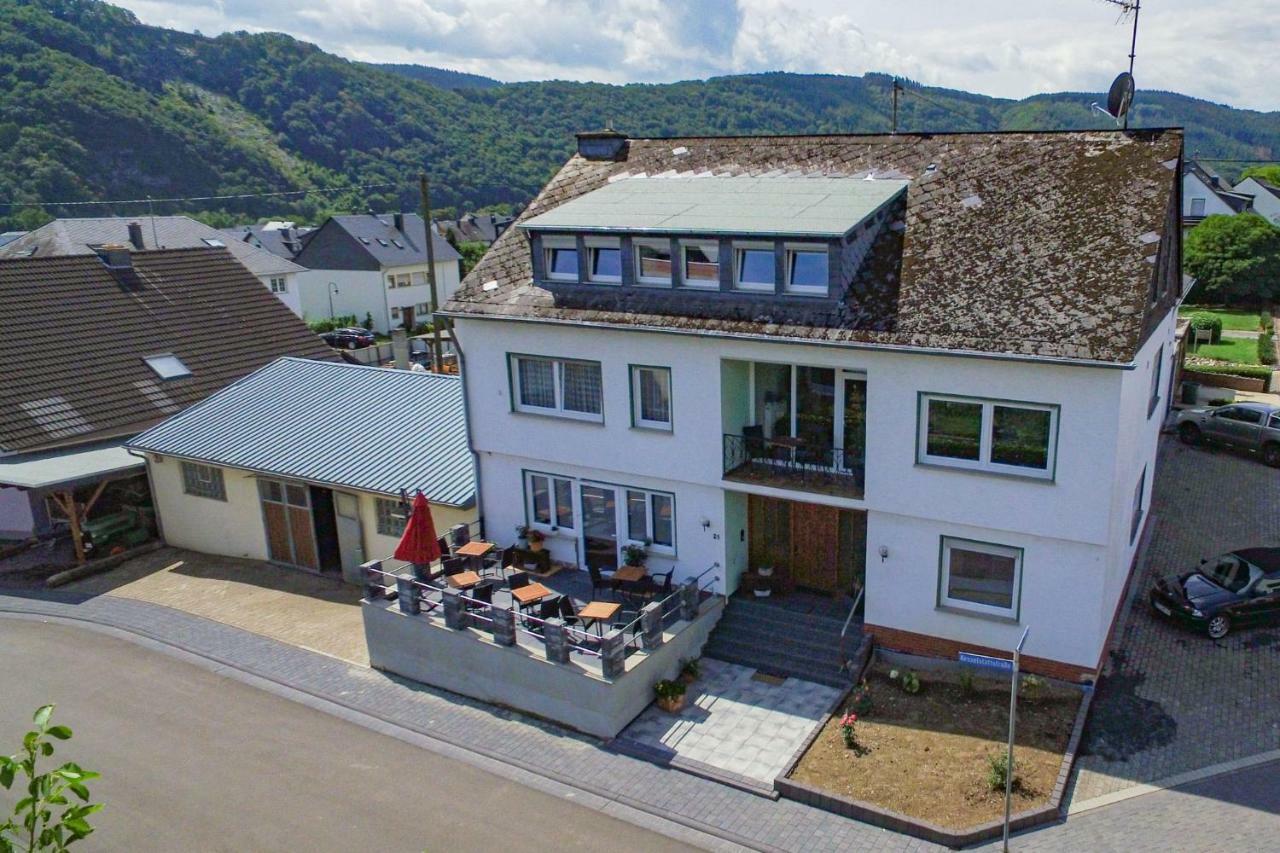 Weingut Gerd Muellers Hotel Krov Exterior photo